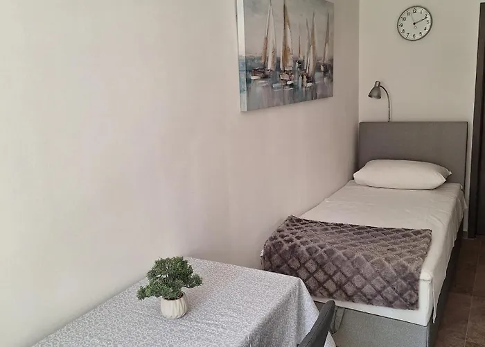 Apartman Iva *